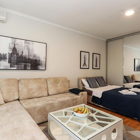 New Belgrade Apartments, Parking 5 Eur Per Day Luaran gambar