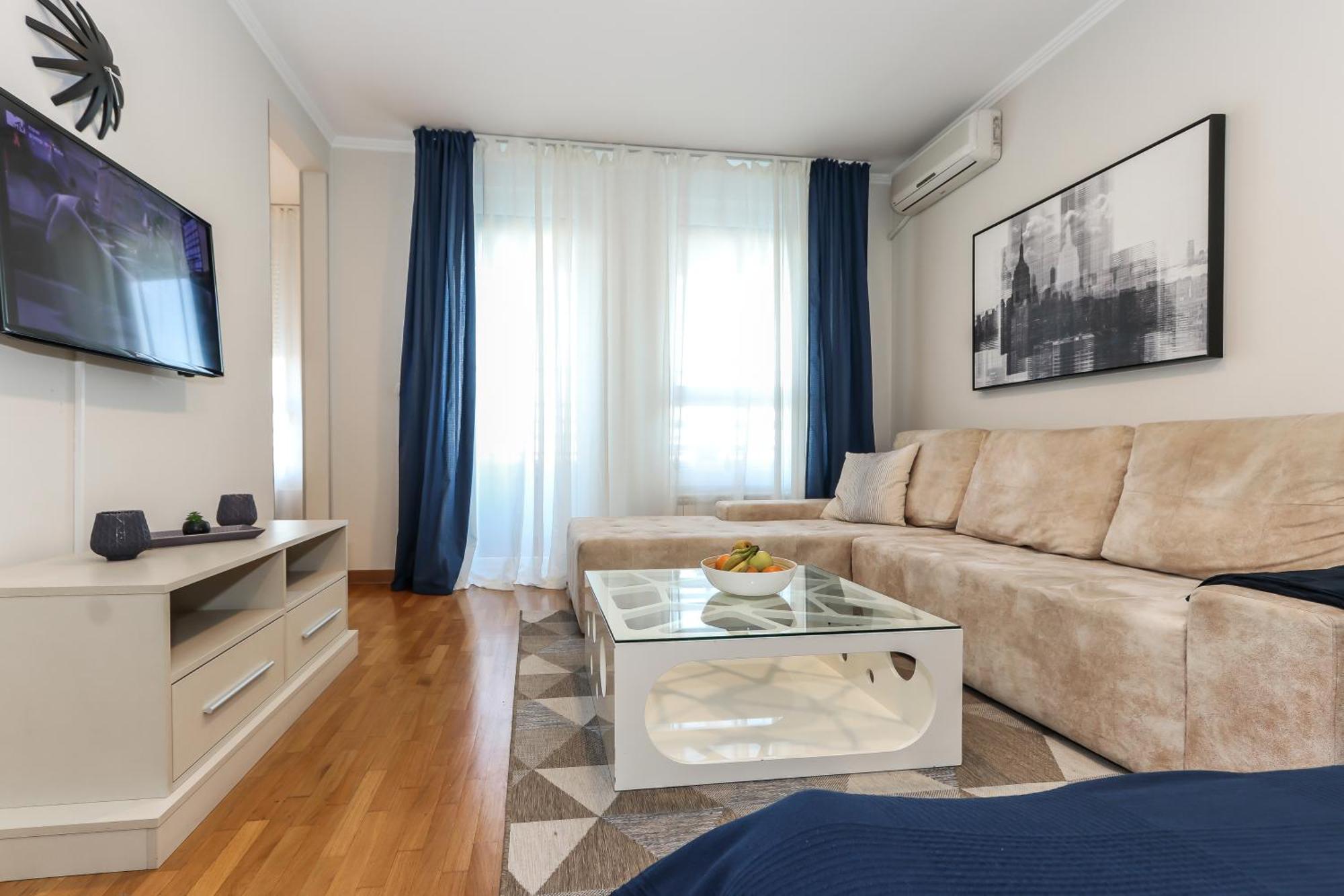 New Belgrade Apartments, Parking 5 Eur Per Day Luaran gambar