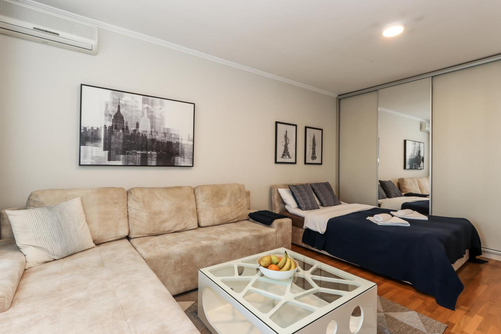 New Belgrade Apartments, Parking 5 Eur Per Day Luaran gambar