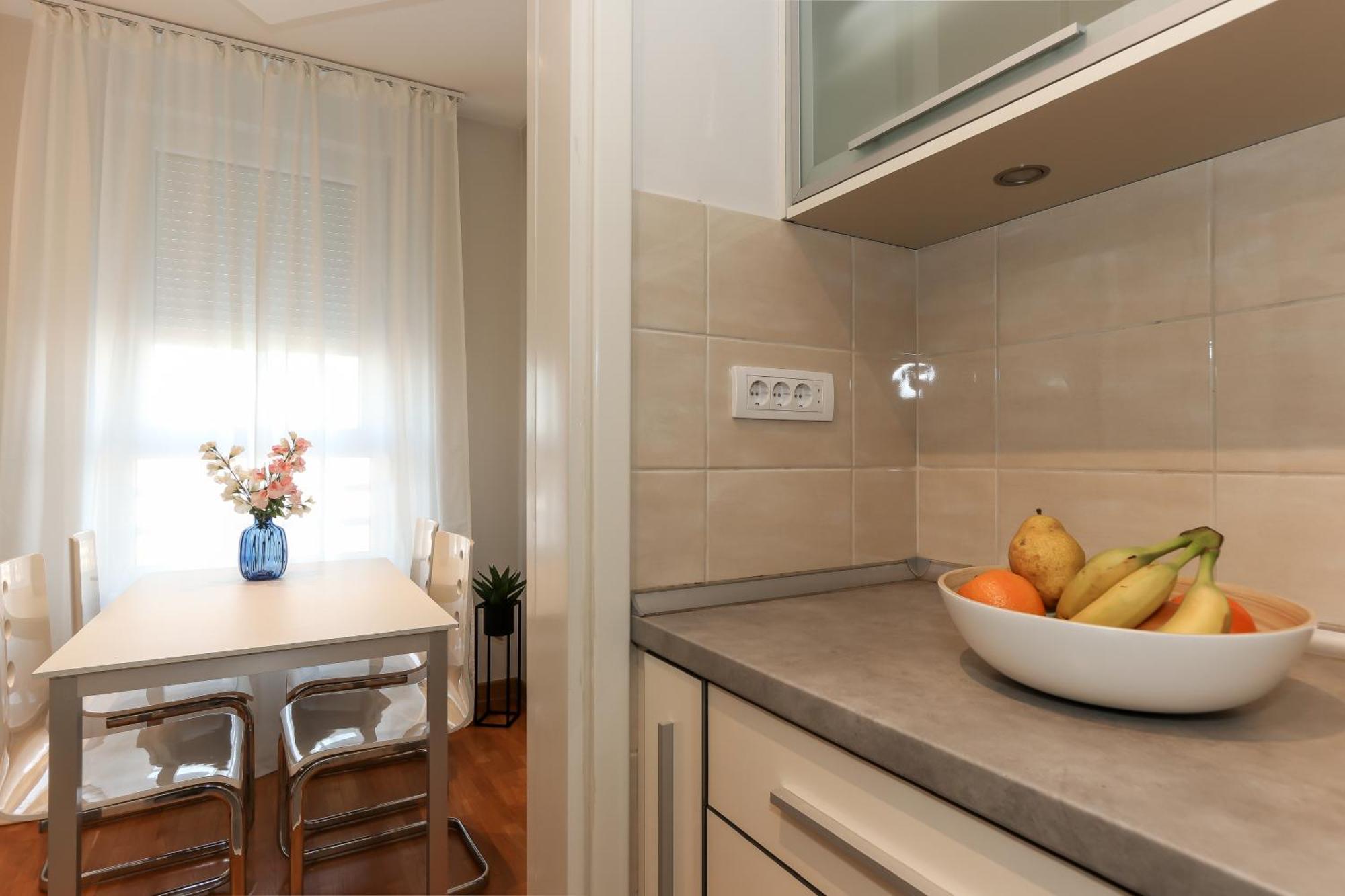 New Belgrade Apartments, Parking 5 Eur Per Day Bilik gambar