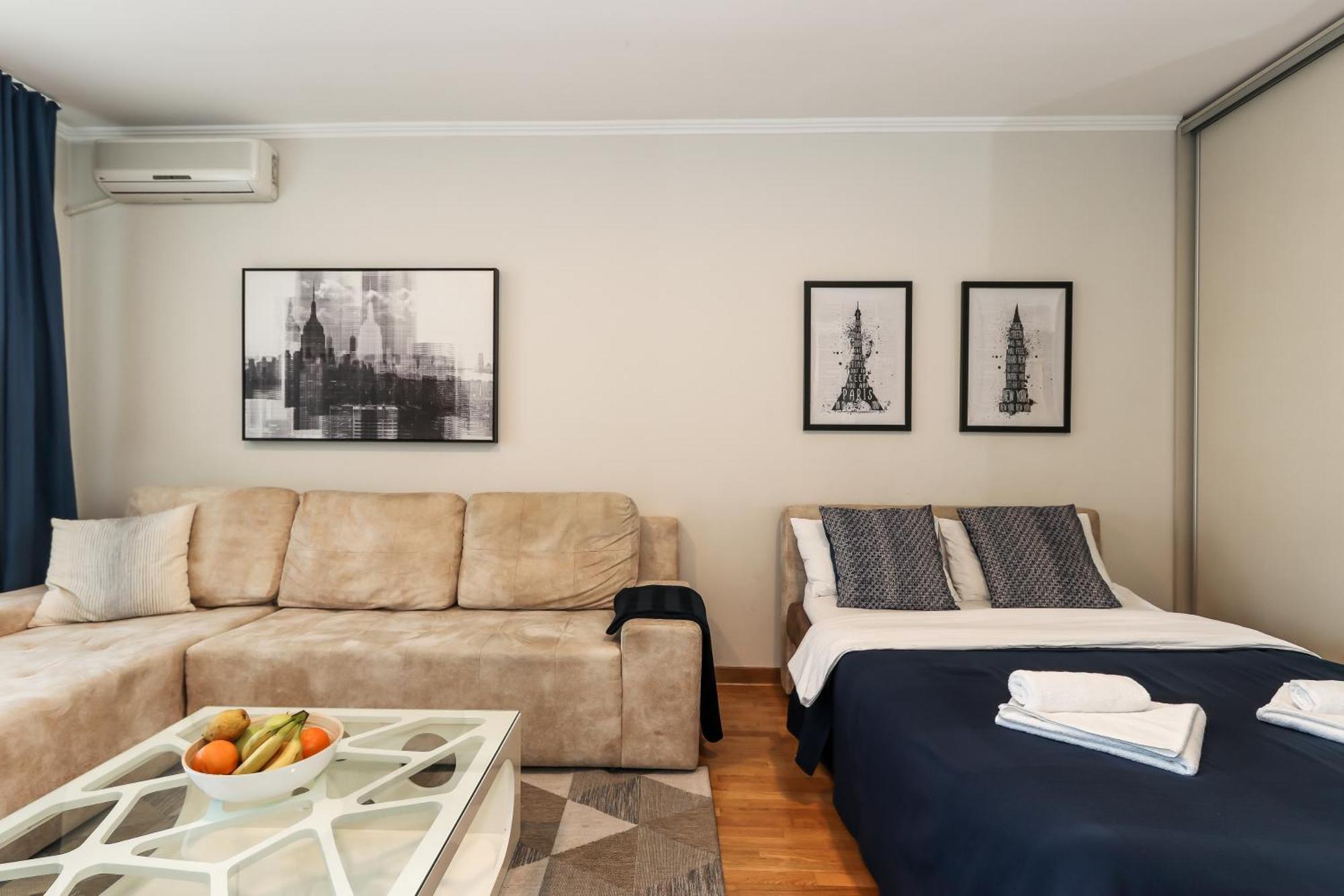 New Belgrade Apartments, Parking 5 Eur Per Day Bilik gambar