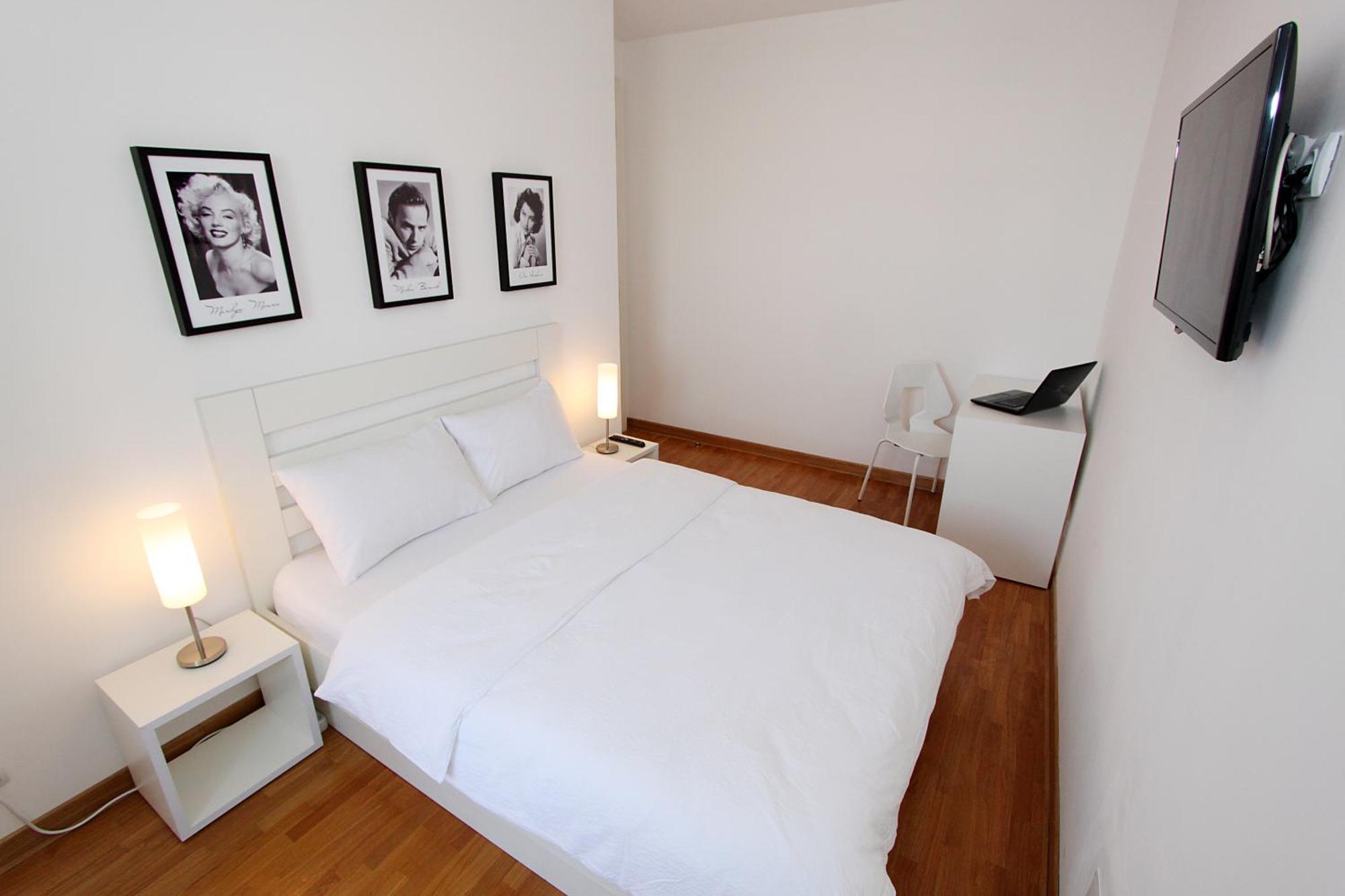 New Belgrade Apartments, Parking 5 Eur Per Day Bilik gambar