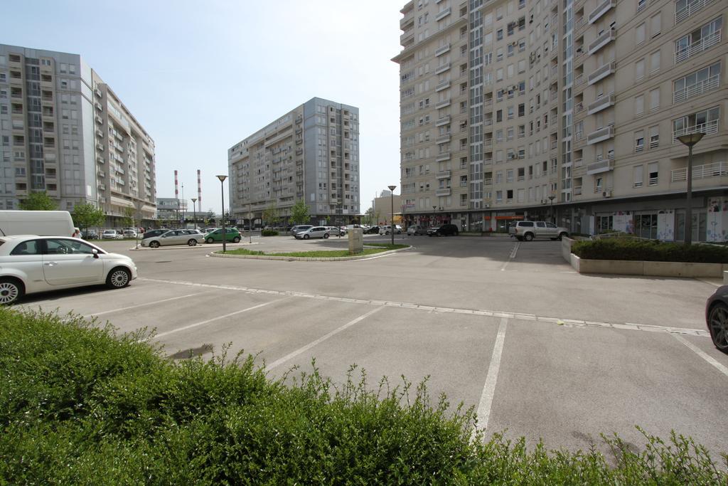 New Belgrade Apartments, Parking 5 Eur Per Day Luaran gambar