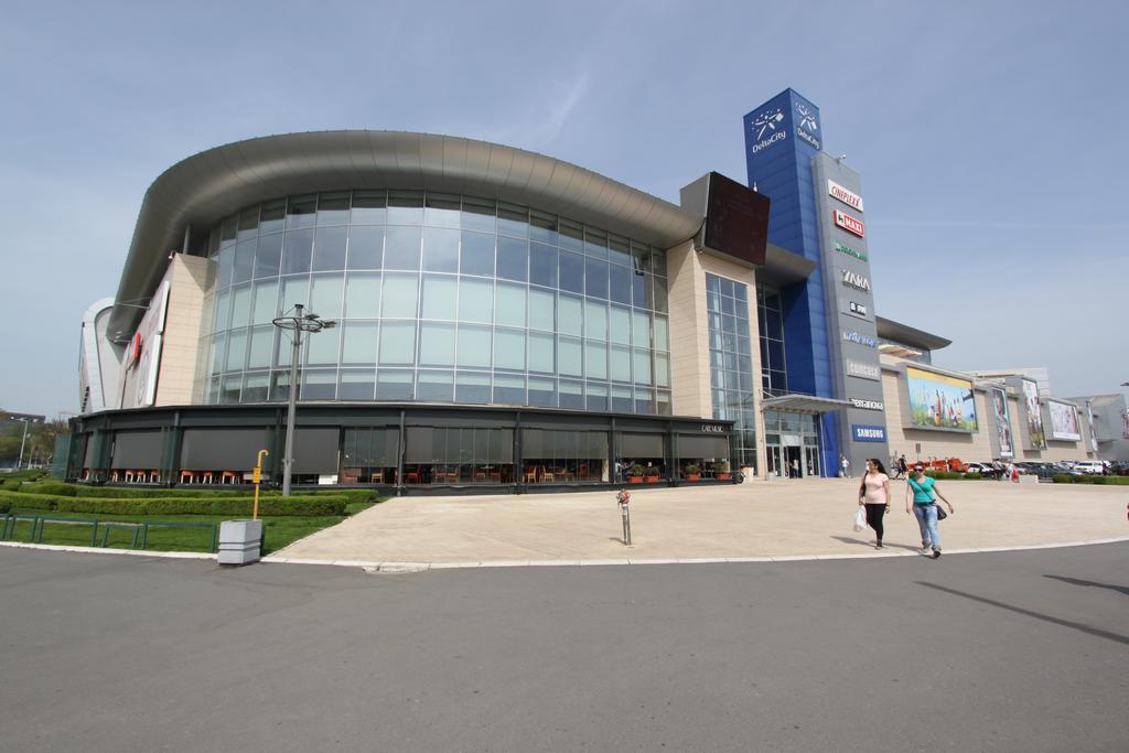 New Belgrade Apartments, Parking 5 Eur Per Day Luaran gambar