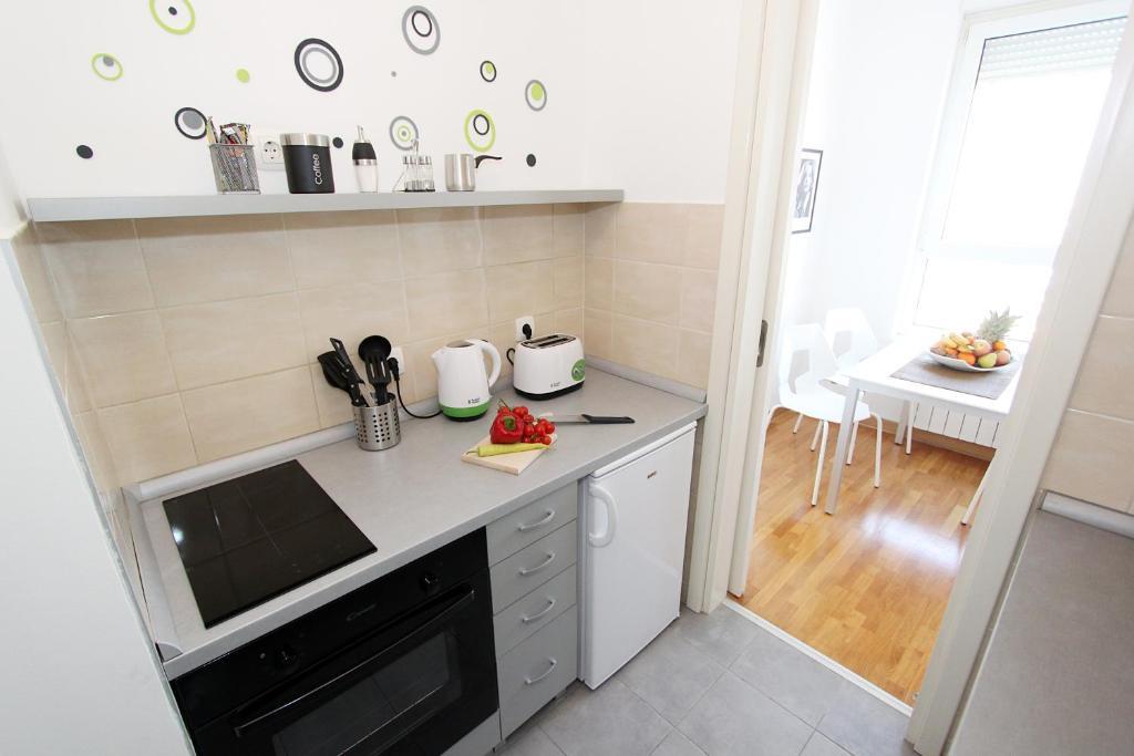 New Belgrade Apartments, Parking 5 Eur Per Day Bilik gambar
